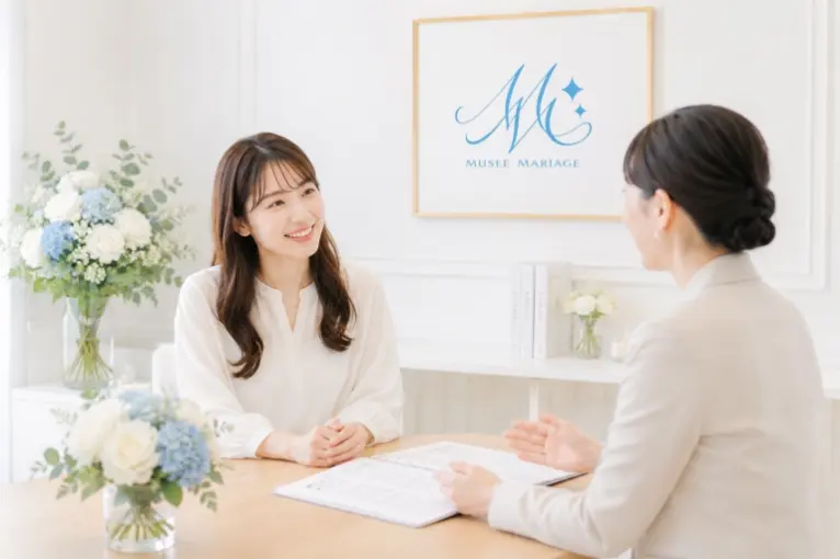 結婚を見据えた出会いについて相談する女性